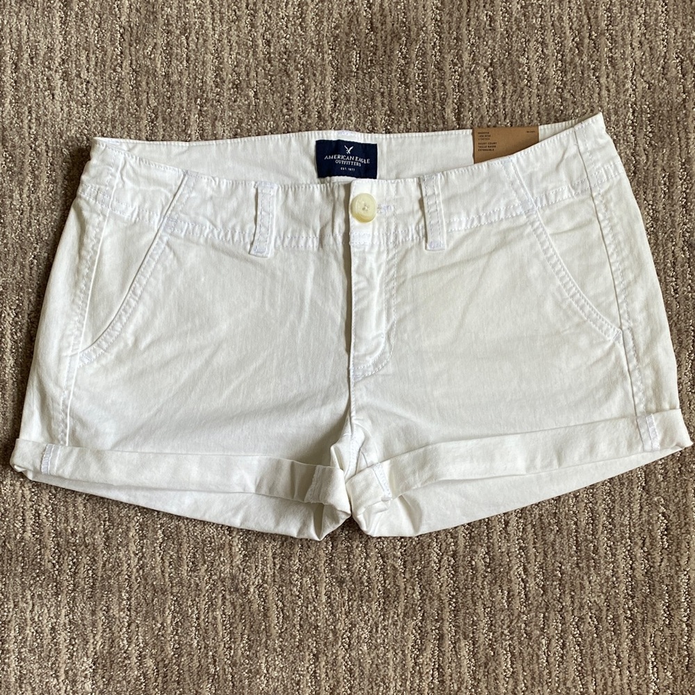 NWT American Eagle Outfitters Ivory White Rolled-Hem Women's Shorts